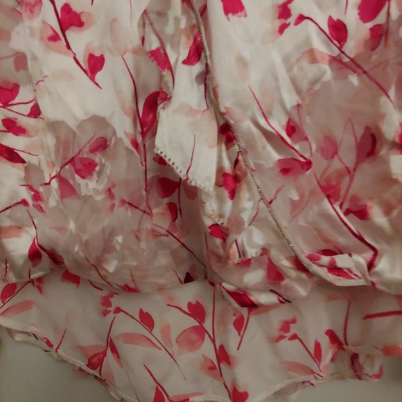 White House Black Market pink and white floral flowy top size 2 - Picture 7 of 8